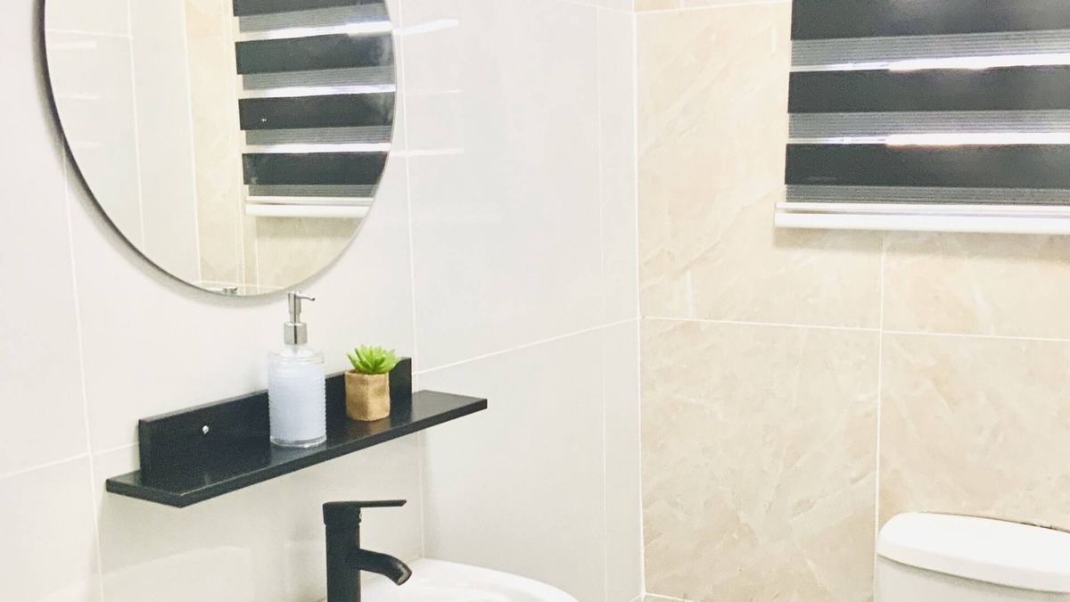 Palapye House | Have fun with the whole family at this stylish place.
