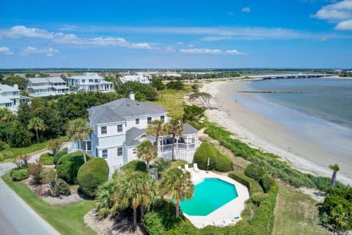 Sullivan's Island Villa | Haven by AvantStay Luxury Beachfront Home w Pool Gorgeous Patios