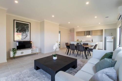 Clyde House | Haven Home in Clyde