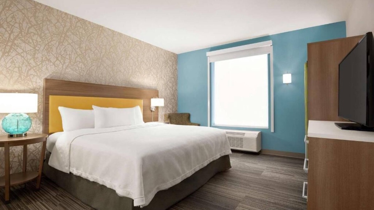 Southwest Colorado Springs Hotel | Haven in The Heart of Colorado! Pet-friendly, Indoor Swimming Pool!