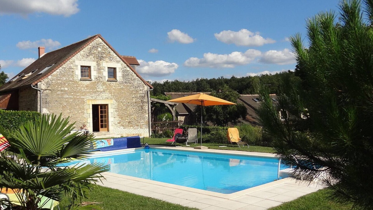 Saint-Sauveur House | Haven of peace, sweet home, swimming pool, 7 beds between Tours and Poitiers