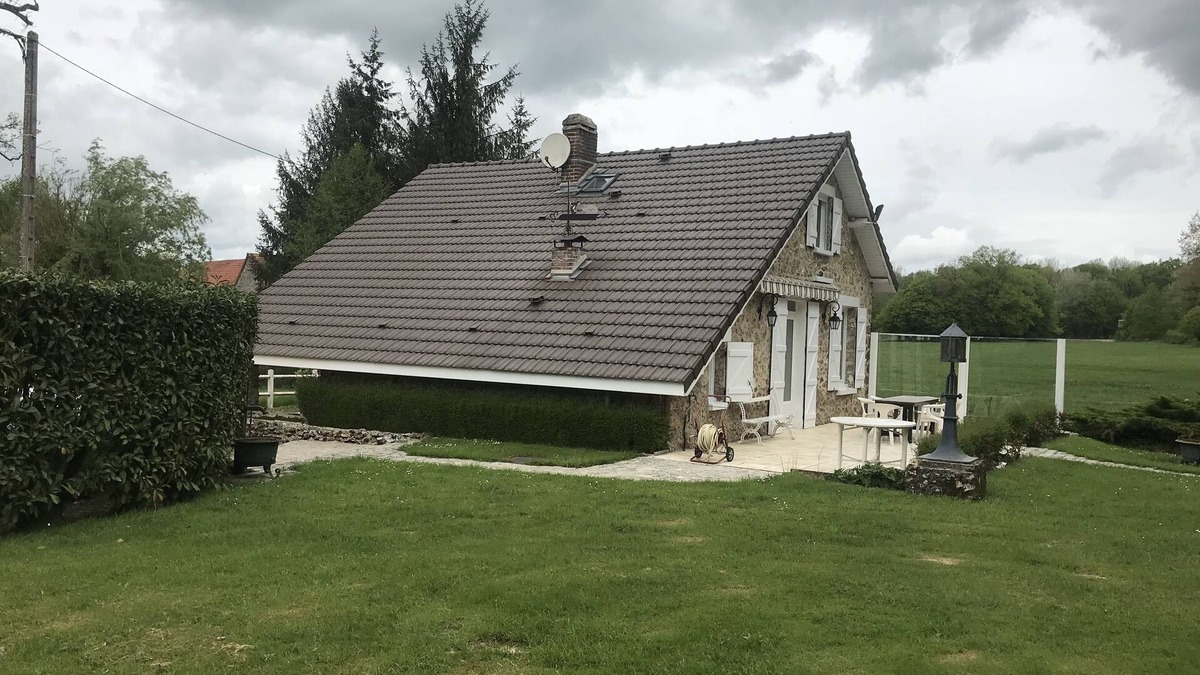Mareuil-en-Brie Ski Chalet | Haven of peace and tranquility at the foot of a private pond of 3 ha