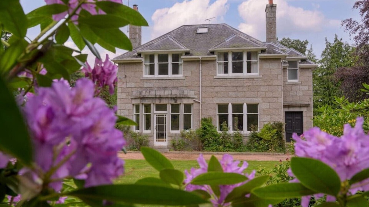Aboyne House | Haven Retreat Scotland - Beautiful large house, idyllic woodland garden.
