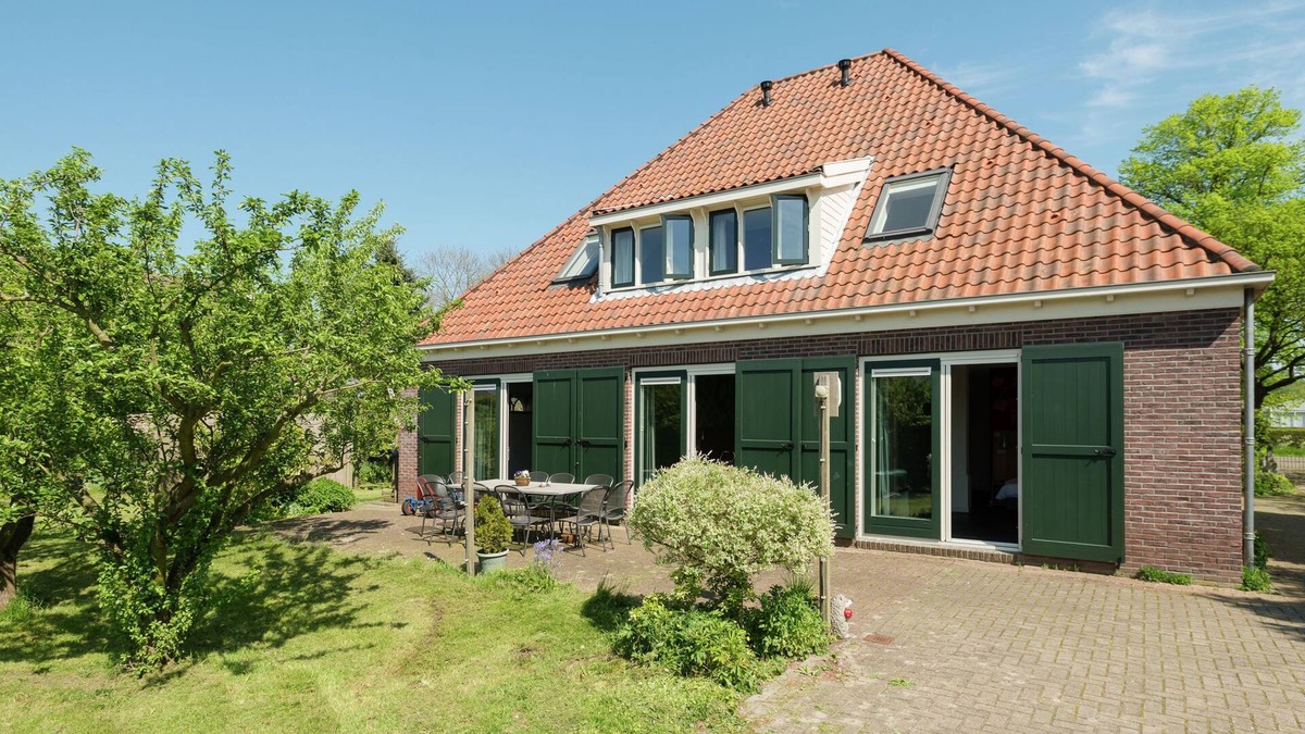 Neck House | Haven with Garden & Comfort