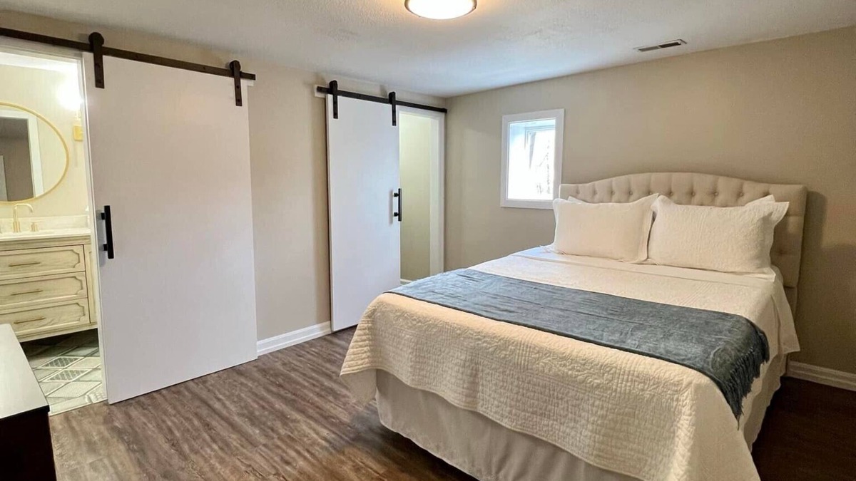 Alto Pass Apartment | Havisham House Suite 88 - 3 bedroom, 2 bath, wine trail, bourbon bar -Alto Pass