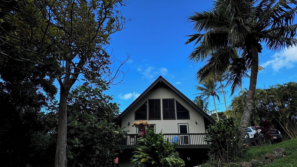 Hawi House | Hawi Hideaway- A Jungle Oasis