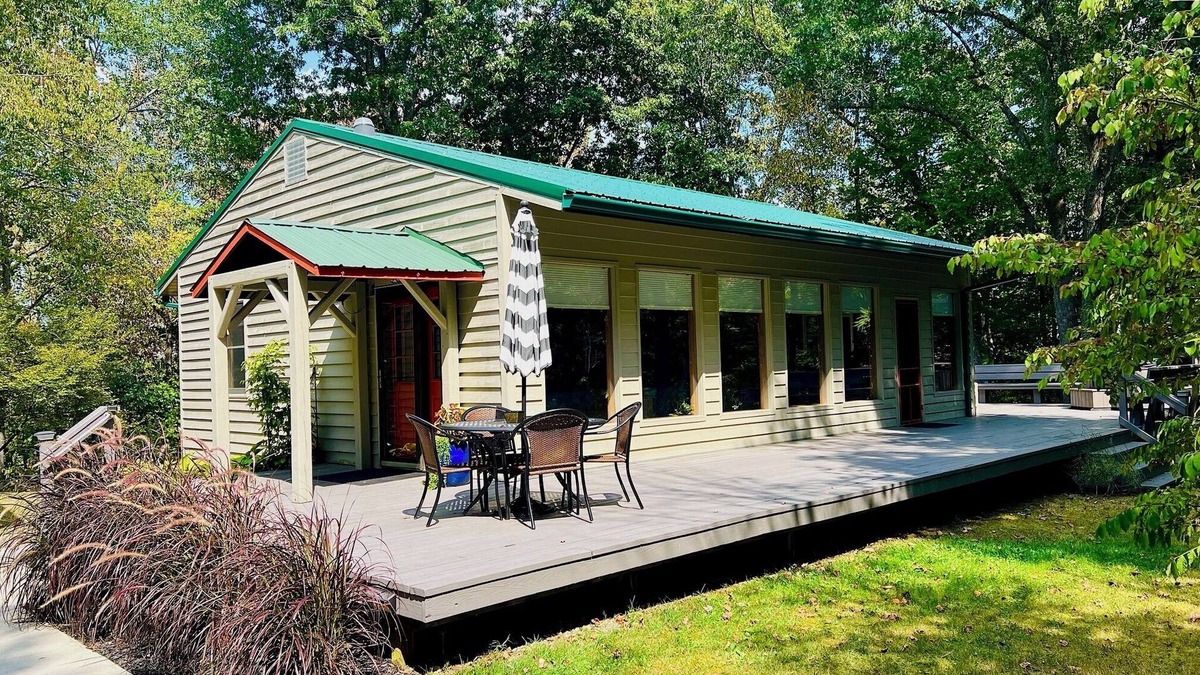 Athens House | Hawk Ridge Retreat - Athens County Getaway