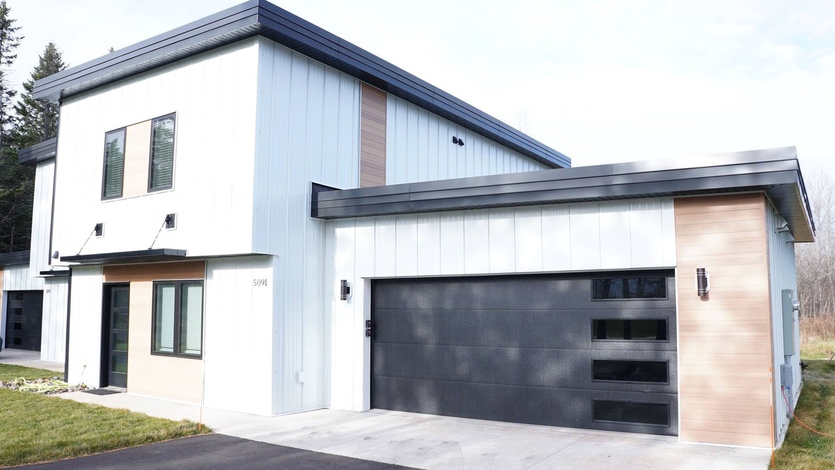 Hermantown House | Hawk's Nest | New Construction 3 Bedroom Townhome