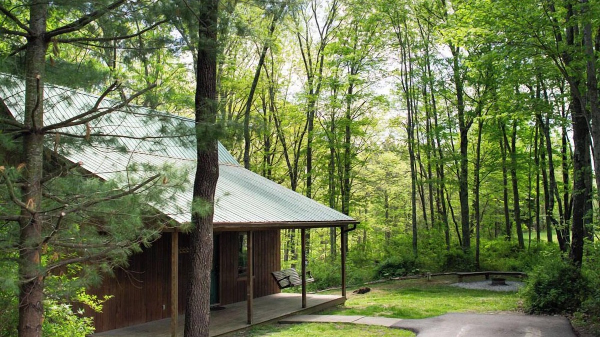 Logan Cabin | Hawk's Peak - Hosted by The Chalets