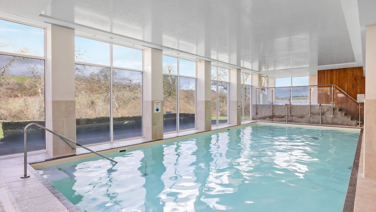 Totnes Cottage | Hawke - sleeps 4 guests in 2 bedrooms