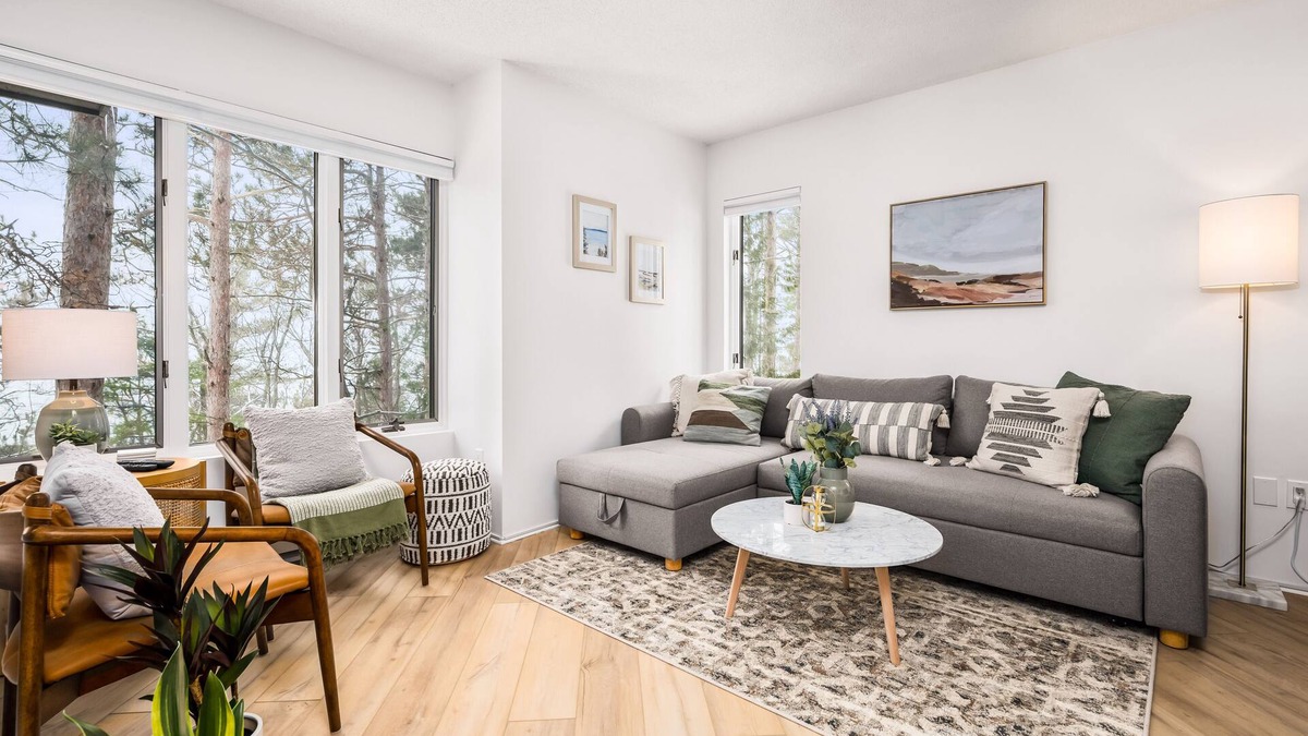 Maple City Condo | Hawks Nest Hideaway - 2 Bed 2 Bath - Screened In Deck