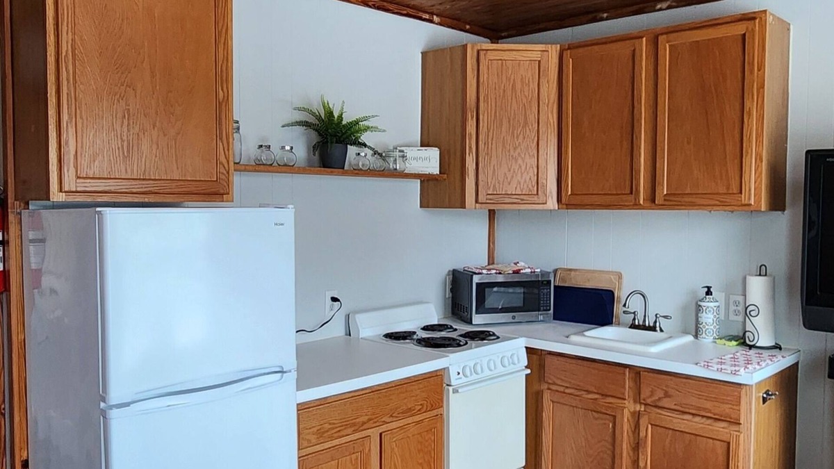 Crawfordville House | Hawks Nest Loft, A rustic but cozy upstairs barn loft, No Cleaning fees.