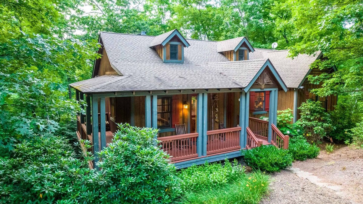 Bear Lake Reserve Cabin | Hawks Nest - Resort Home In Bear Lake, Lake Club Access, Pet Friendly