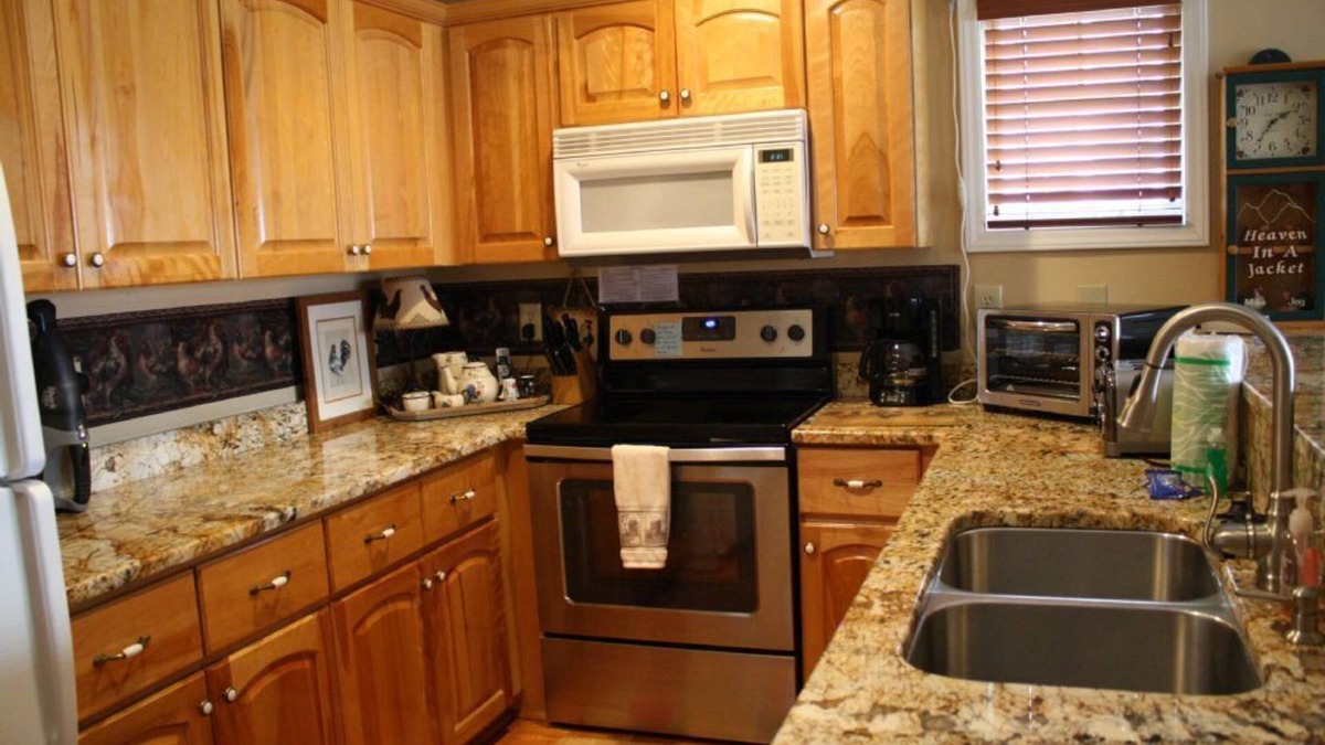 Seven Devils Condo | Hawks Peak South 221 - Close to High Country Attractions, level entry, Grandfather mountain view - Last minute Discount available- discount included in online quote
