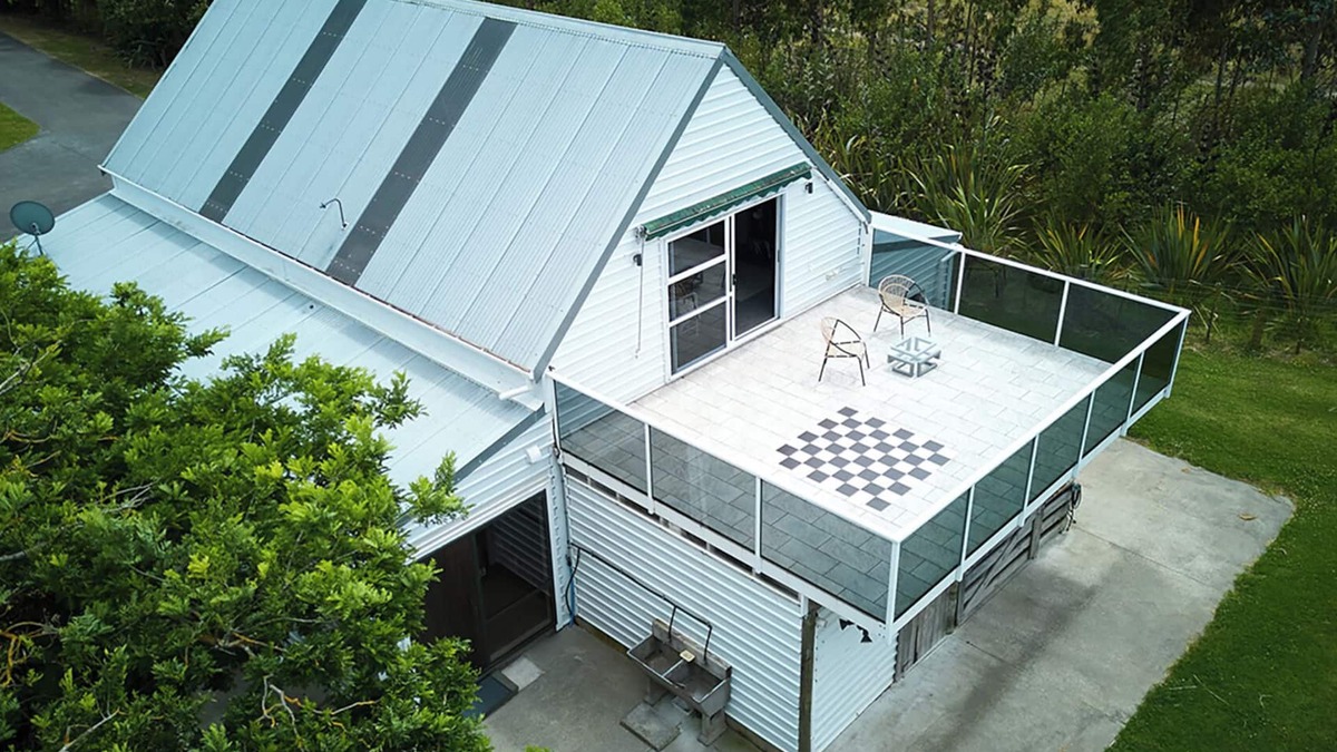 Ratana Apartment | Hawkstone Hideaway - Your Peaceful Getaway