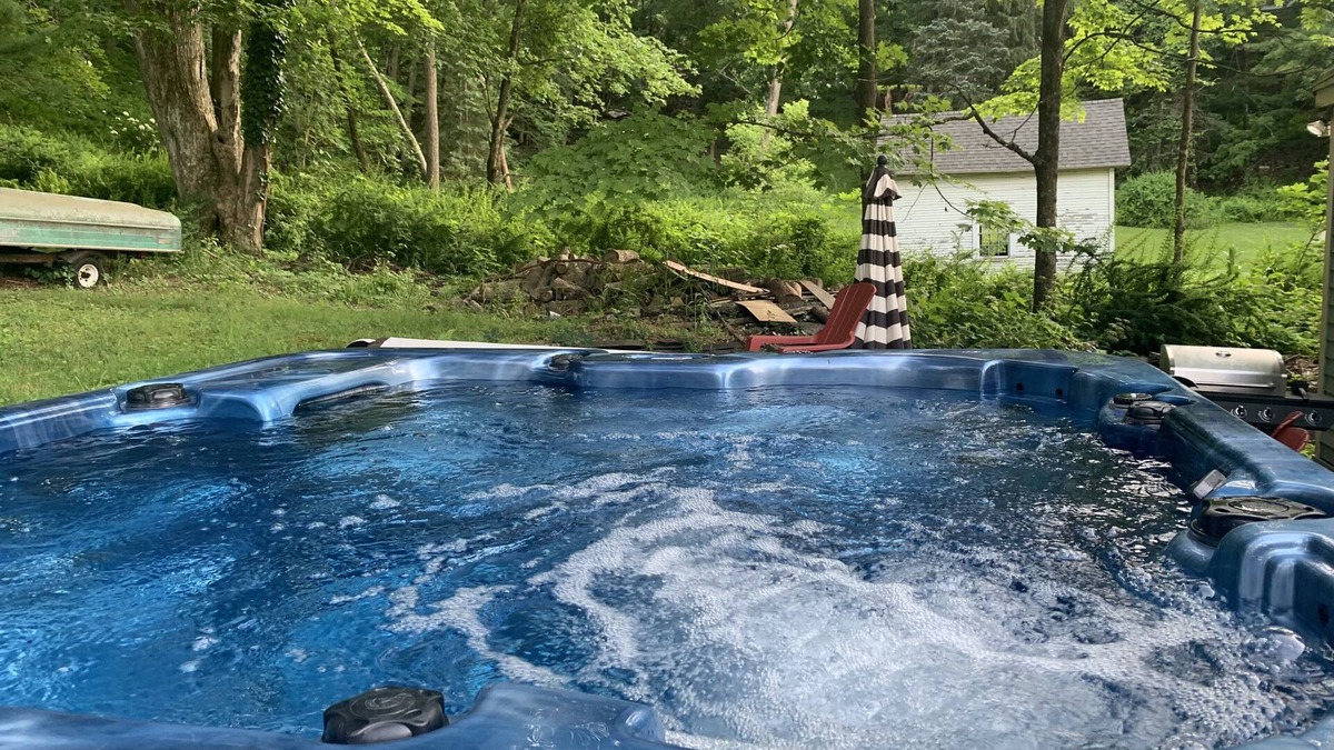 White Mills House | Hawley/Lake Wallenpaupack Area Beautiful Victorian With Hot Tub!