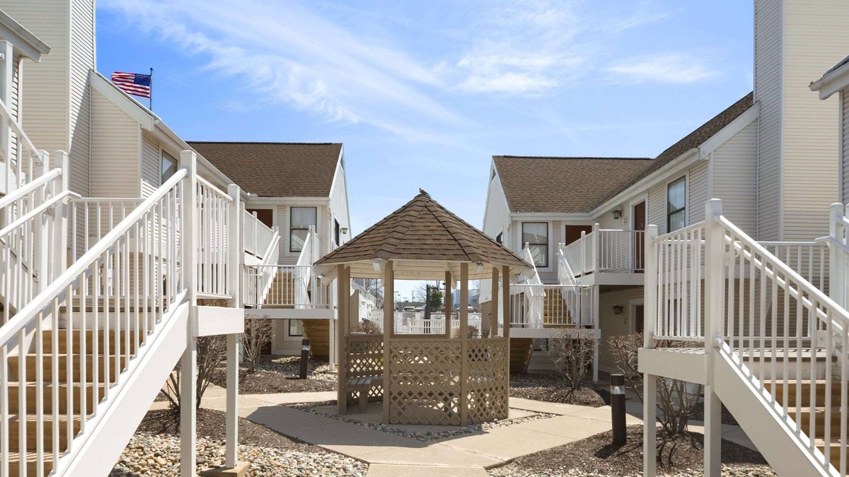 Fort Wayne Hotel | Hawthorn Extended Stay by Wyndham Fort Wayne