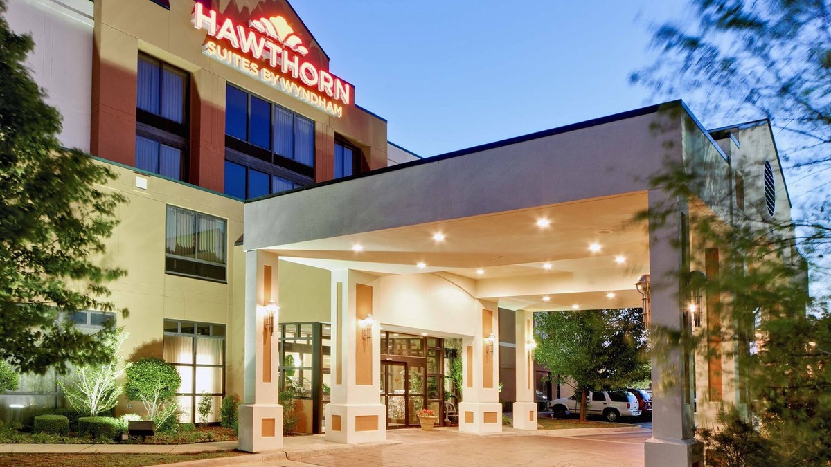 Midwest City Hotel | Hawthorn Suites by Wyndham Midwest City Tinker AFB