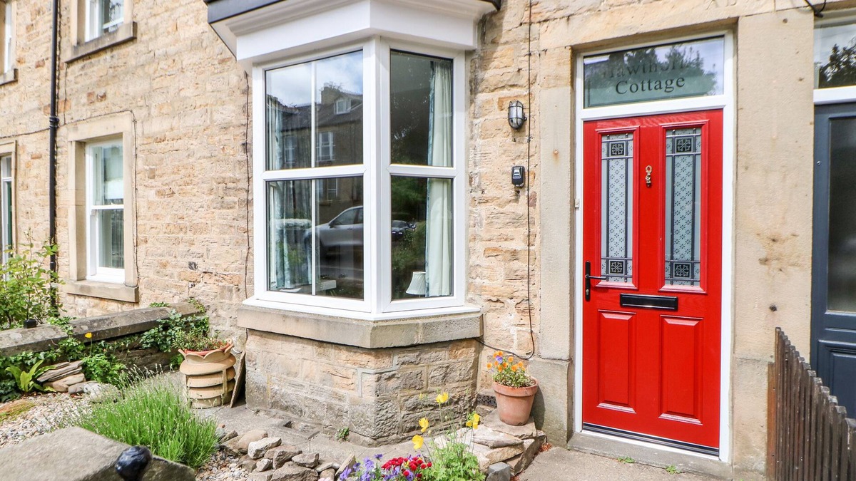 Cotherstone Cottage | HAWTHORNE COTTAGE, pet friendly, with a garden in Cotherstone