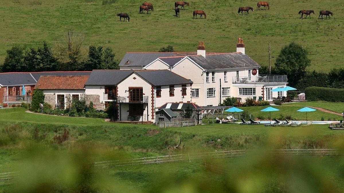 Sidmouth Cottage | Hay Barn Cottage 4 persons, two large super king en suites,kitchen/lounge/dining