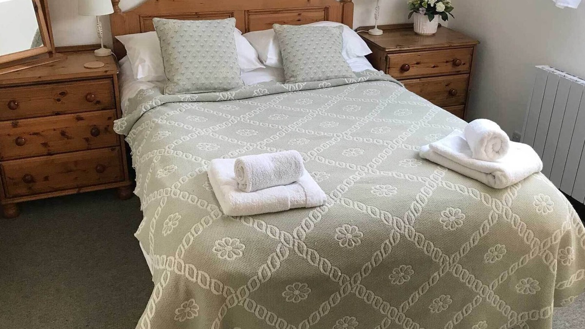 Sidmouth House | Hayloft - Dog Friendly - Romantic Cottage