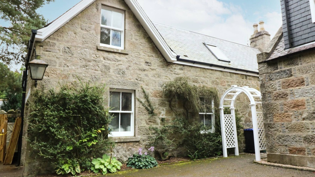Old Deer Cottage | Hayloft