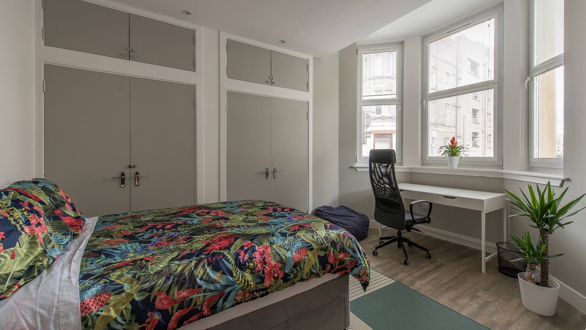West End Apartment | Haymarket - City Centre