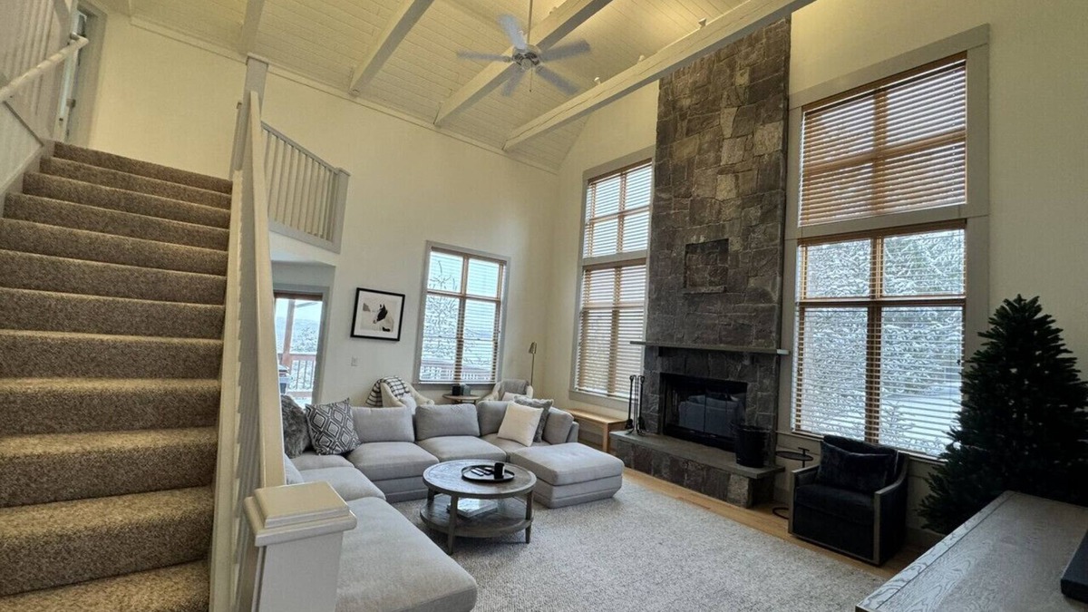 Wilmington House | Haystack Highlands on Haystack golf course. Ski, Hot tub, Sauna, Tennis