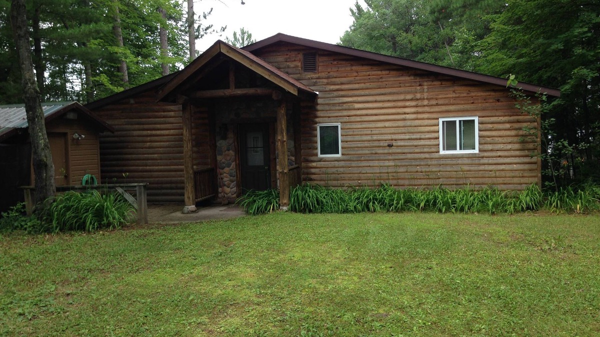 Northwoods Beach Cabin | Hayward Area - Peaceful Northwoods Cabin at Grindstone Lake
