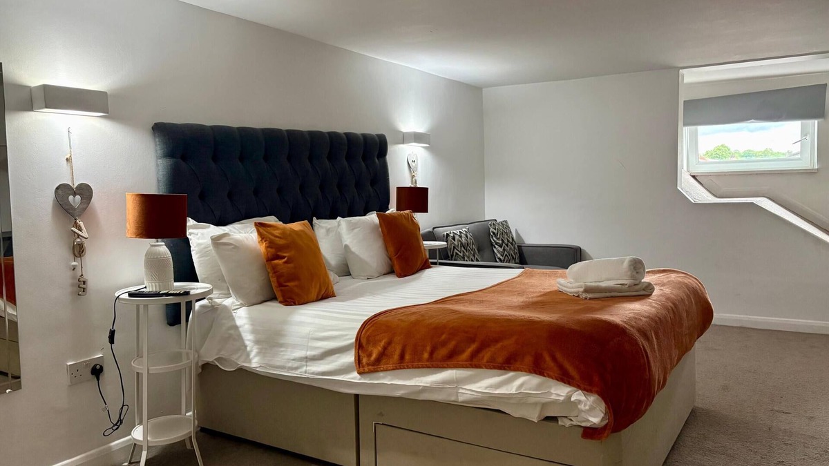 Kirkheaton Apartment | Hayy DealHouse Premium Stay