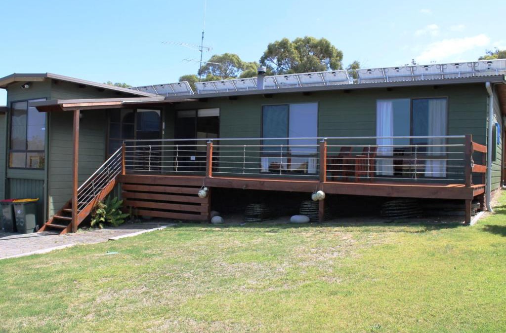 Coles Bay House | Hazards House