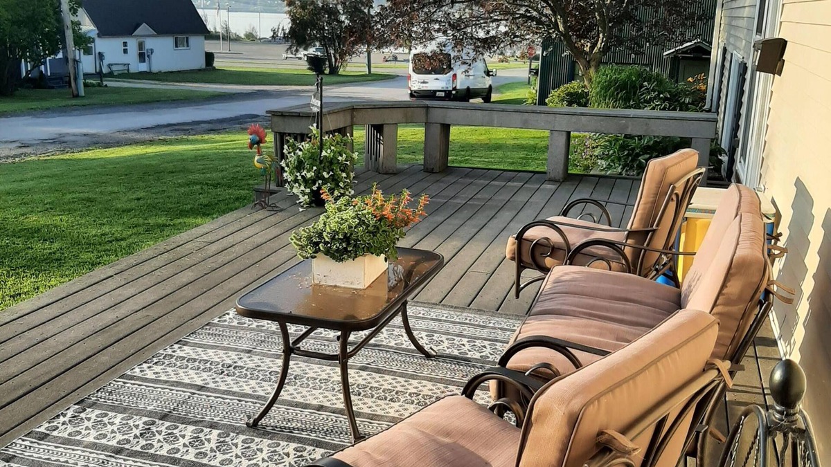 St Ignace House | Hazel House steps from Boat Launch