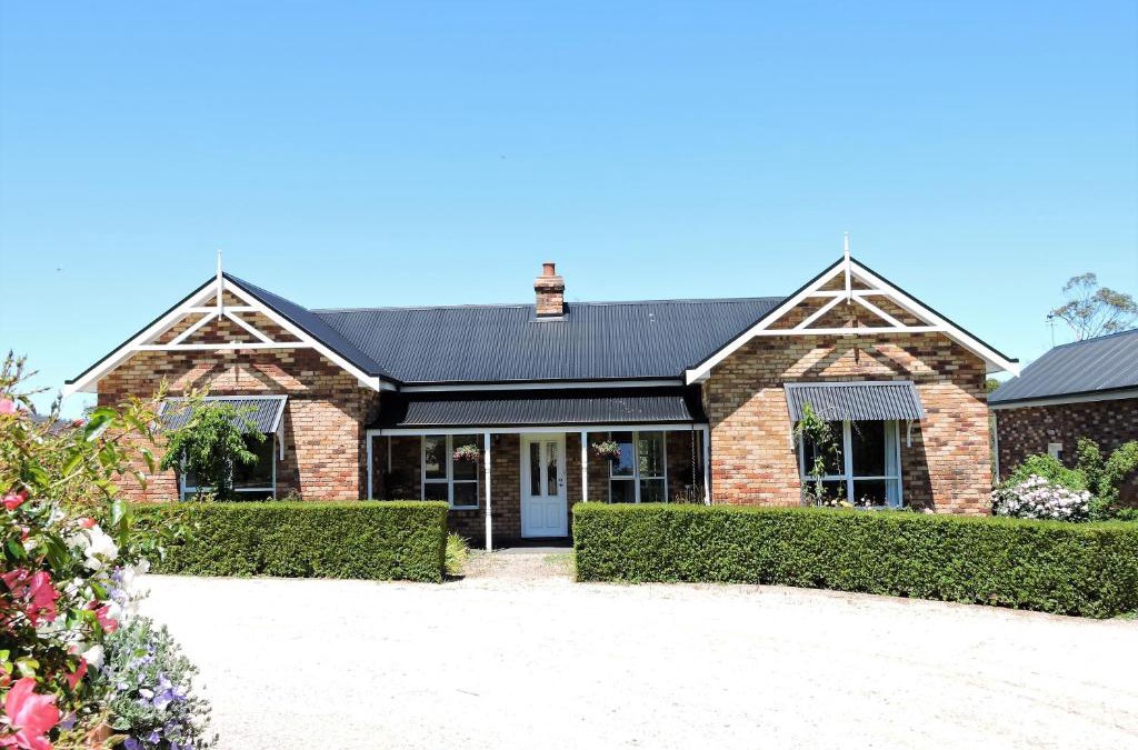 Exeter Villa | Hazelcreek Cottages
