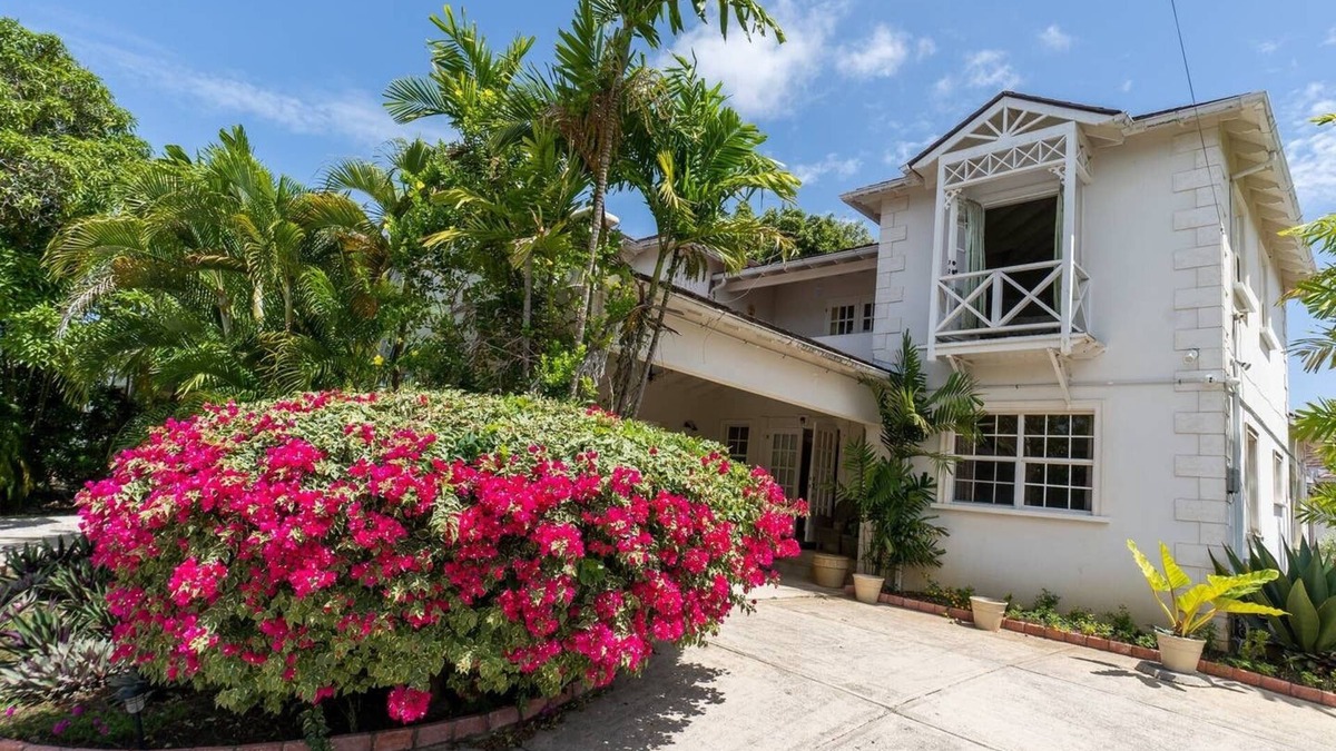 Mount Standfast House | Hazelwood, home away from home and close to the beach.