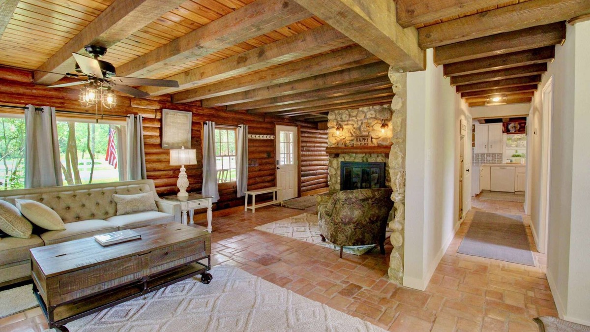 Dickinson House | Head out to the country!