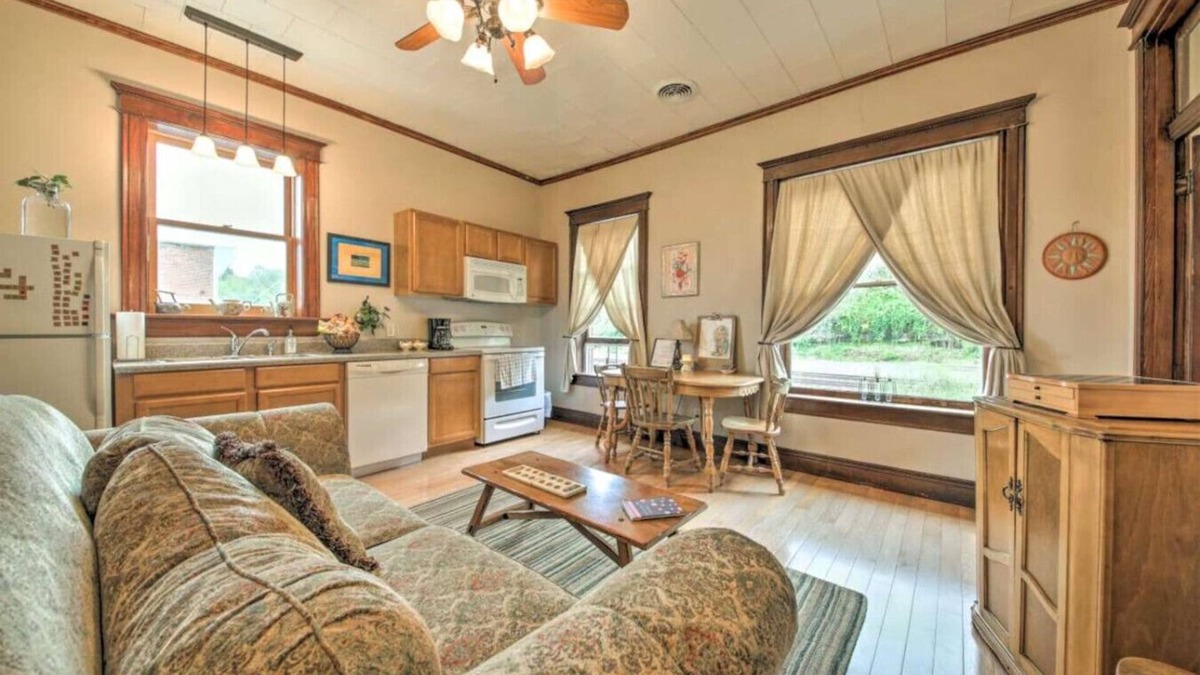 Treloar Apartment | Healer Suite, Zia My Retreat