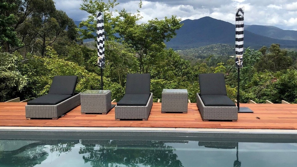 Chum Creek House | Healesville Garden Accommodation “RETREAT” (11 guests)