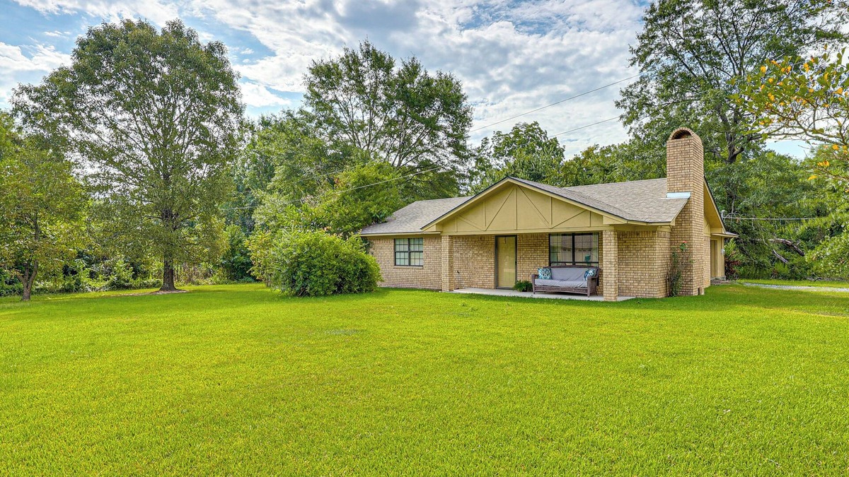 Redlick House | Healthcare-Worker Hub 2 Mi to Texarkana Hospitals!