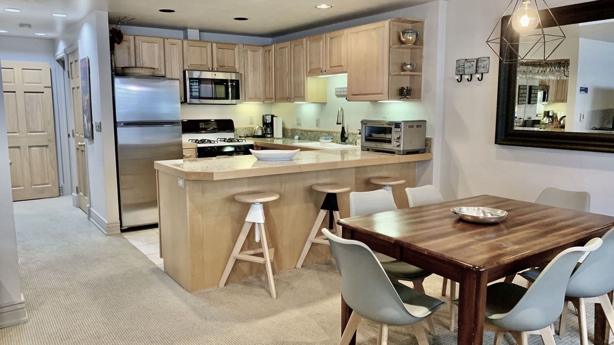 Aspen Condo | Heart of Aspen 2BR/2BA — Walk to Gondola, Quiet & Convenient
