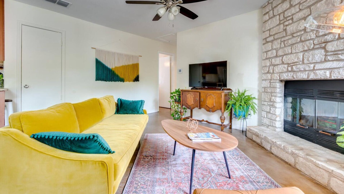 Cherrywood House | Heart of Austin 3BR Bungalow