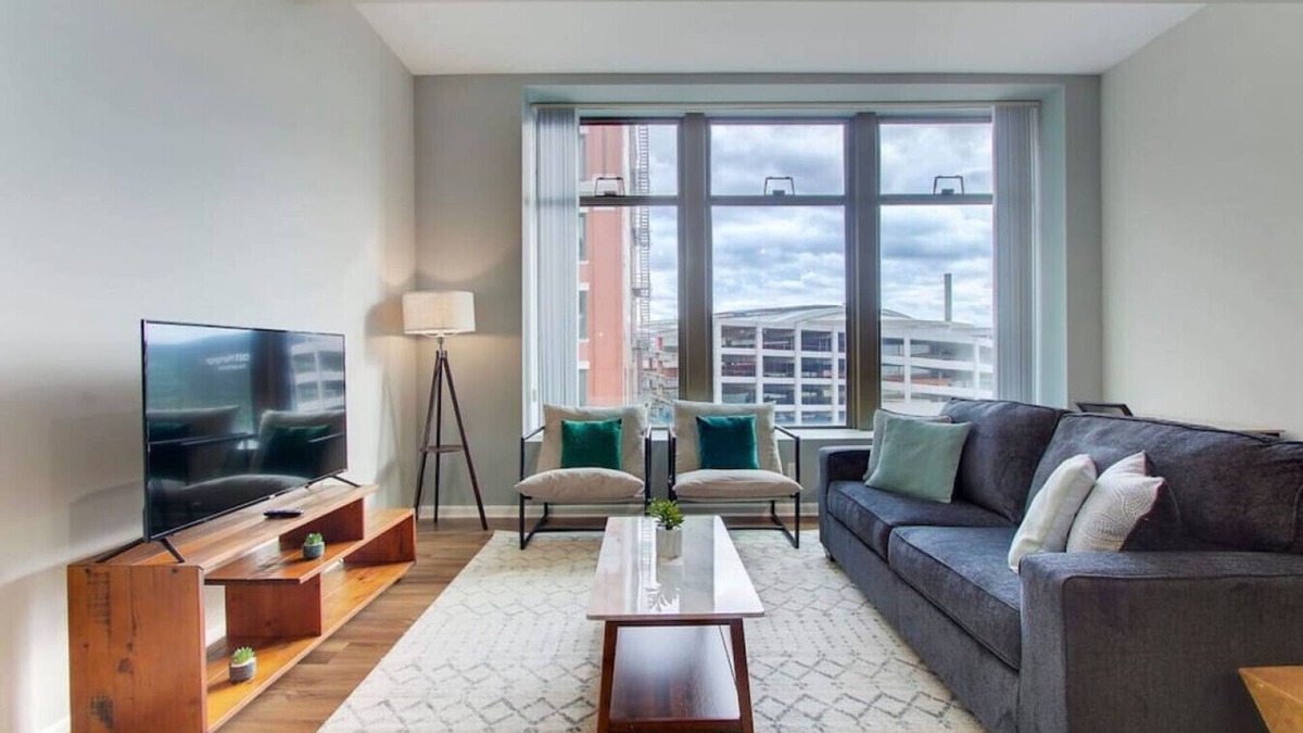 Gateway District Apartment | Heart of Downtown Cleveland | Free Parking