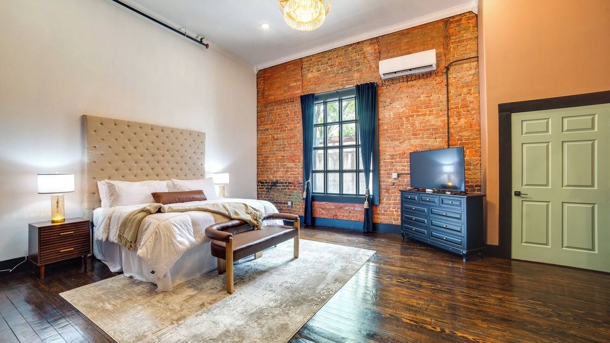 Marshall Apartment | Heart of Downtown Marshall: Boutique Studio Stay!