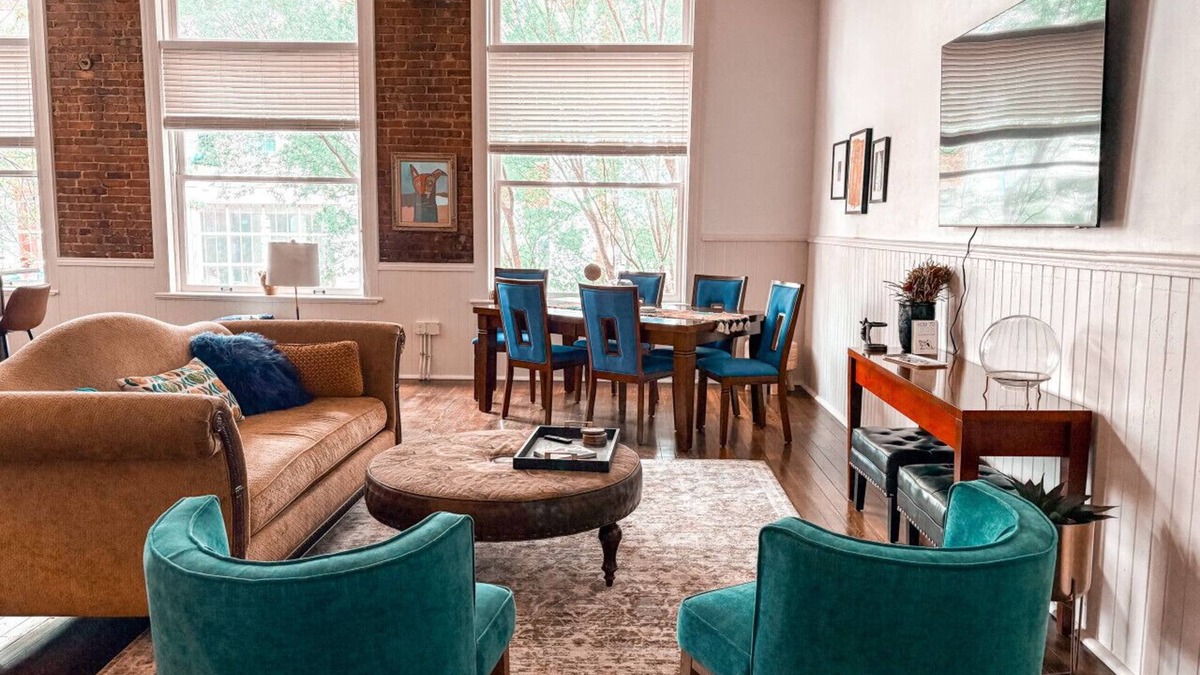 Downtown Greensboro Apartment | Heart of Downtown - Rooftop - Playstation 5