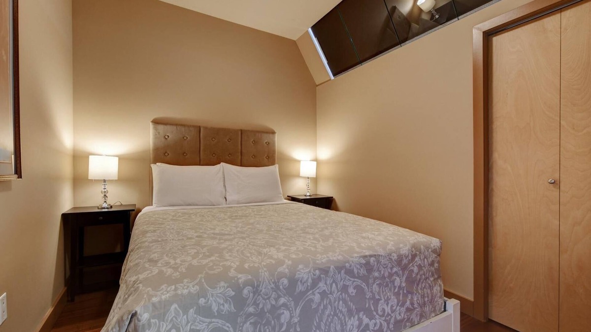 Downtown Victoria Condo | Heart of Downtown Victoria