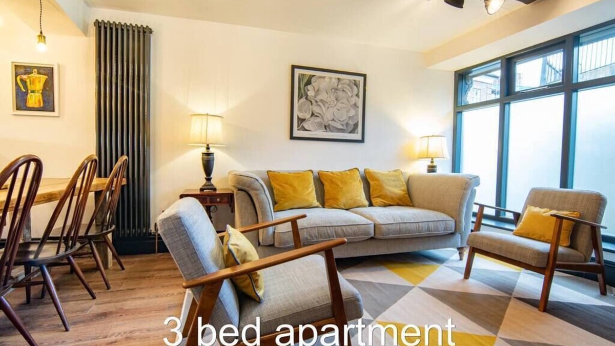 Macclesfield Condo | Heart of Macclesfield Former 16th Century Inn