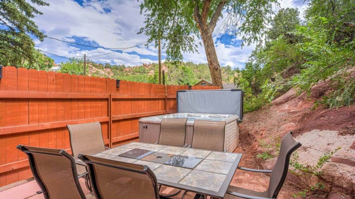 Manitou Springs House | Heart Of Manitou Springs - 2min to Restaurants!