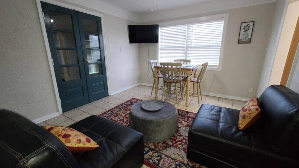 Lakewood House | Heart of NOLA 3Bed /2 Bath by Ochsner!