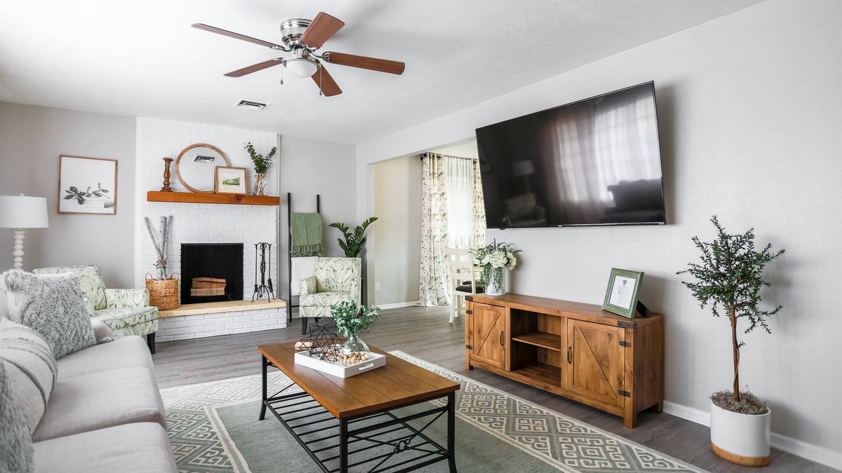 Lubbock House | Heart of Rush 5/2.5 Remodeled Near Tech/Greek Cir