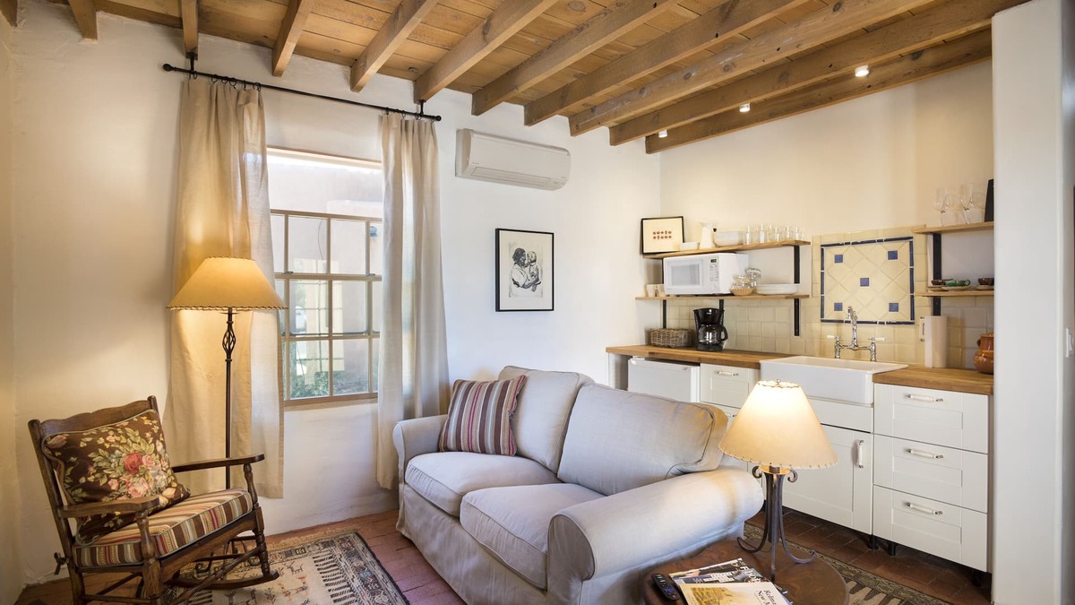Downtown Santa Fe House | Heart of Santa Fe old adobe casa-Quick walk to Plaza, Railyard and Canyon Rd.