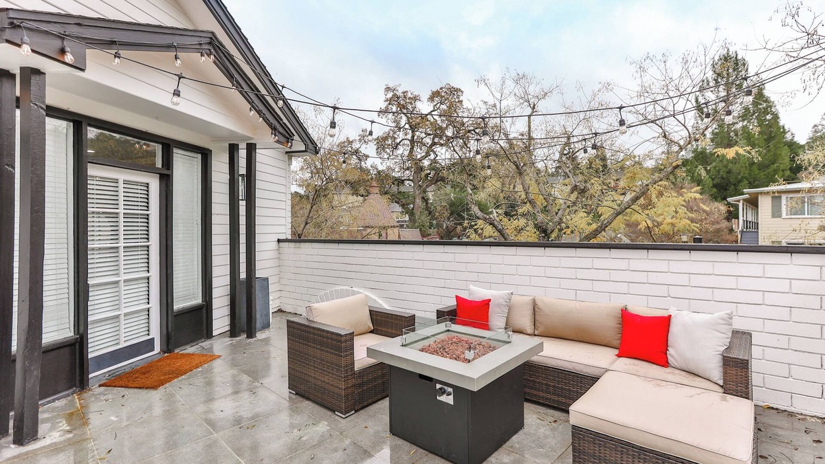Saratoga Apartment | Heart Of Saratoga
